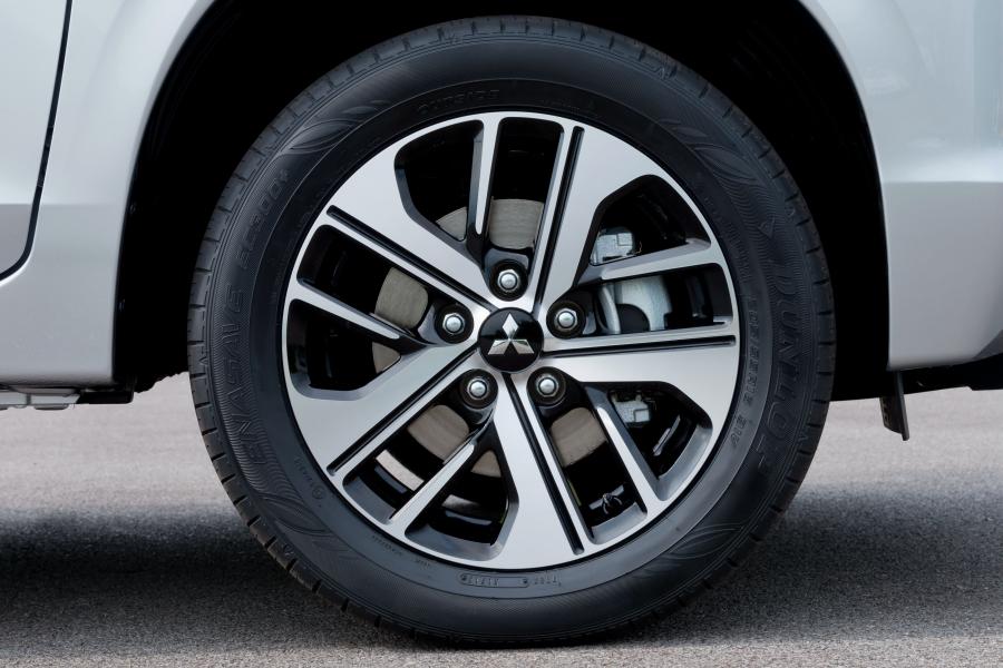 Колеса Mitsubishi Xpander 2017 года  (фото 16 из 30)